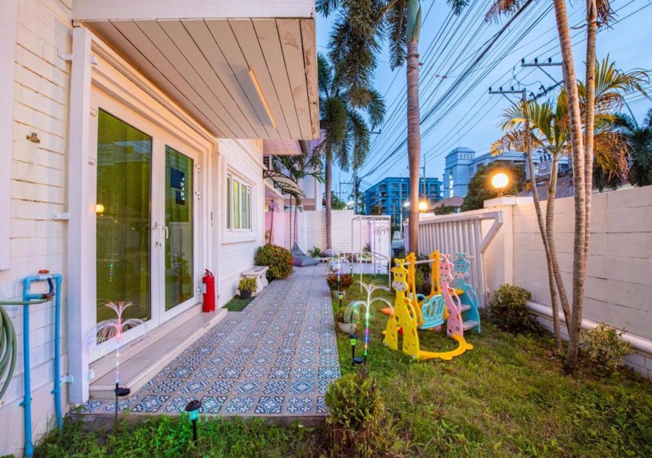 Villa Happy N Joy Pool Near Jomtien On Thepprasit Road *