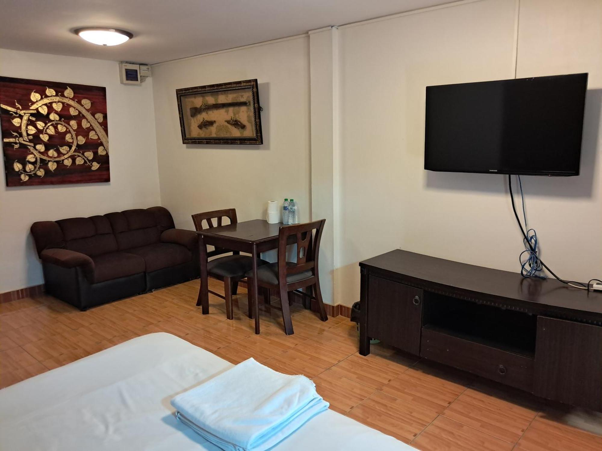 Namtip Bar & Hotel Pattaya