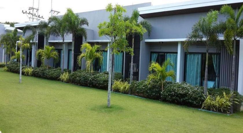 Sritrakul Place Hotel 3*