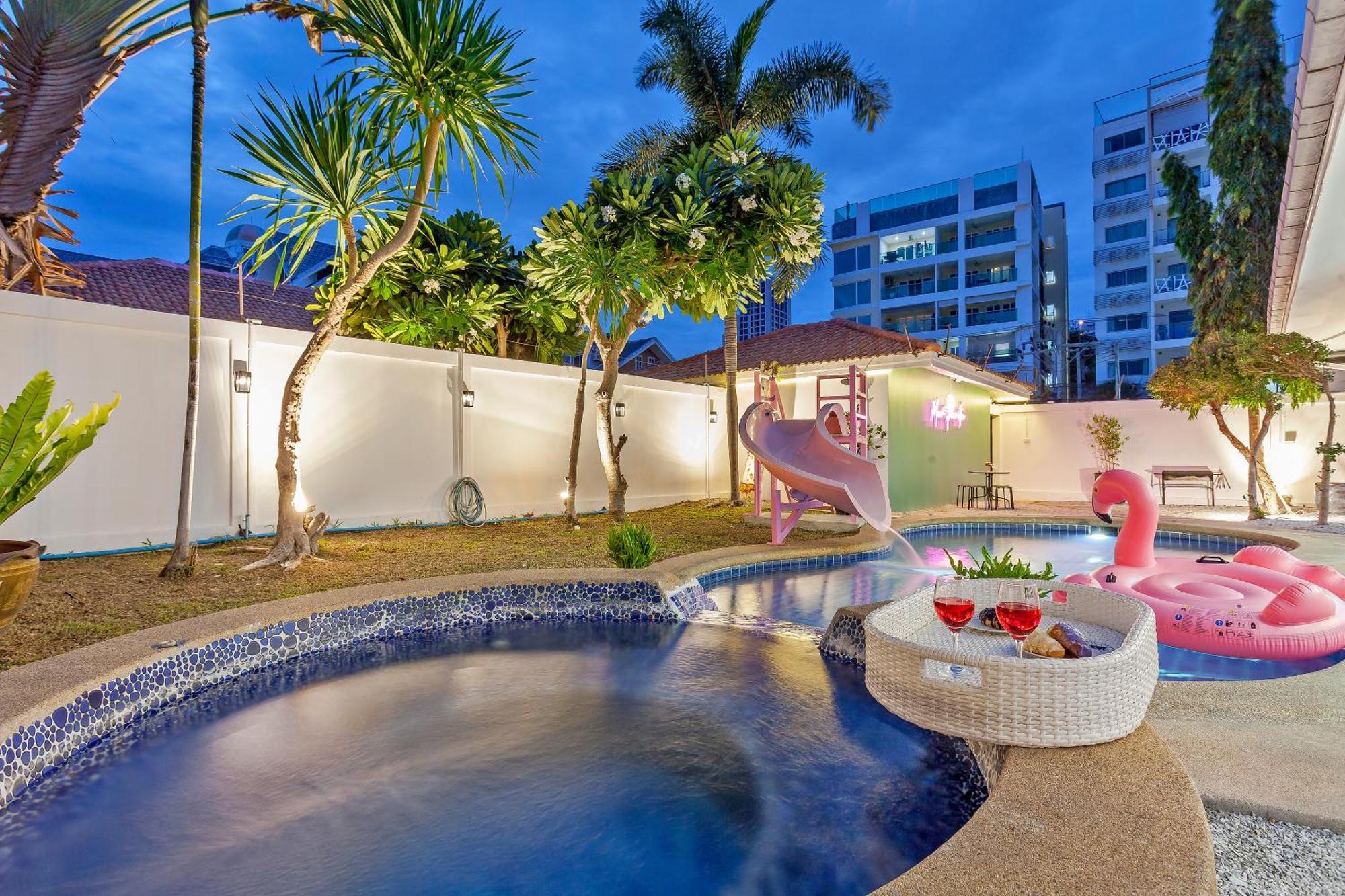 Margarita Pool *