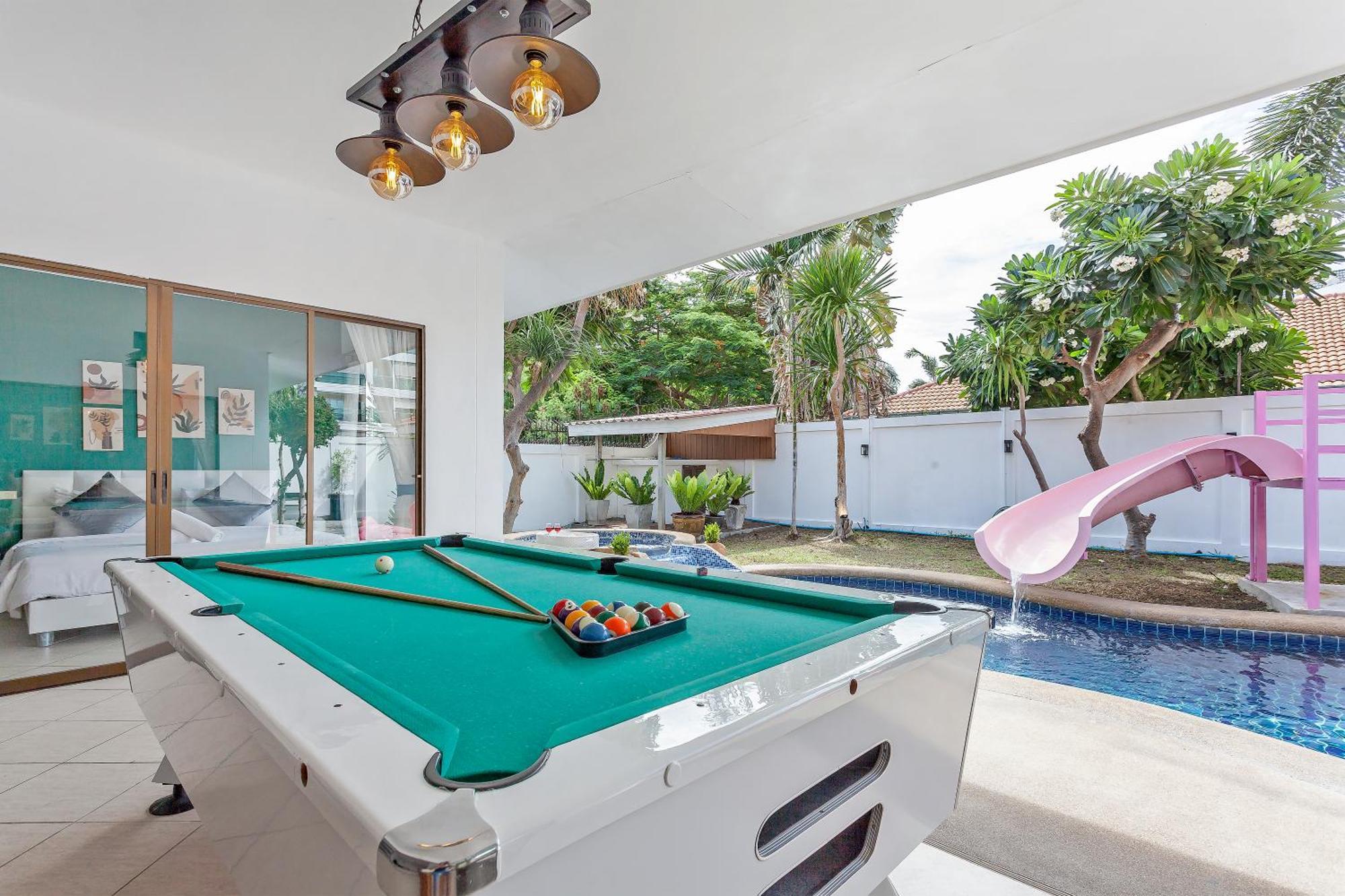 Margarita Pool Pattaya