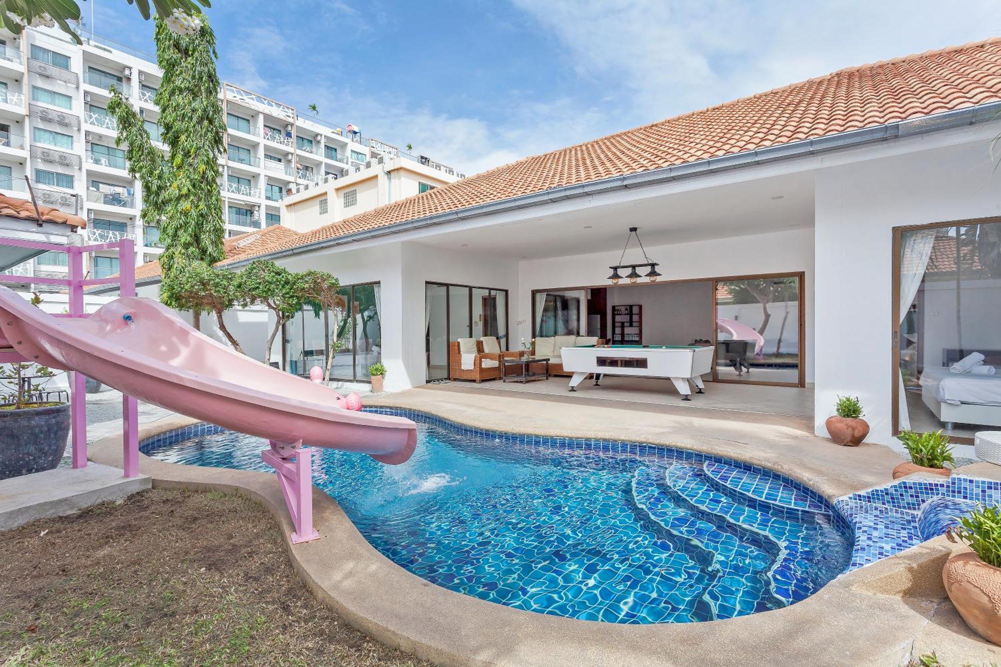 Margarita Pool * Pattaya