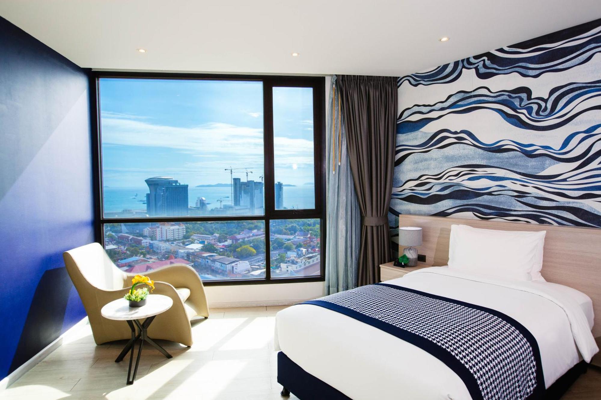 Brighton Grand & Convention Hotel 5*