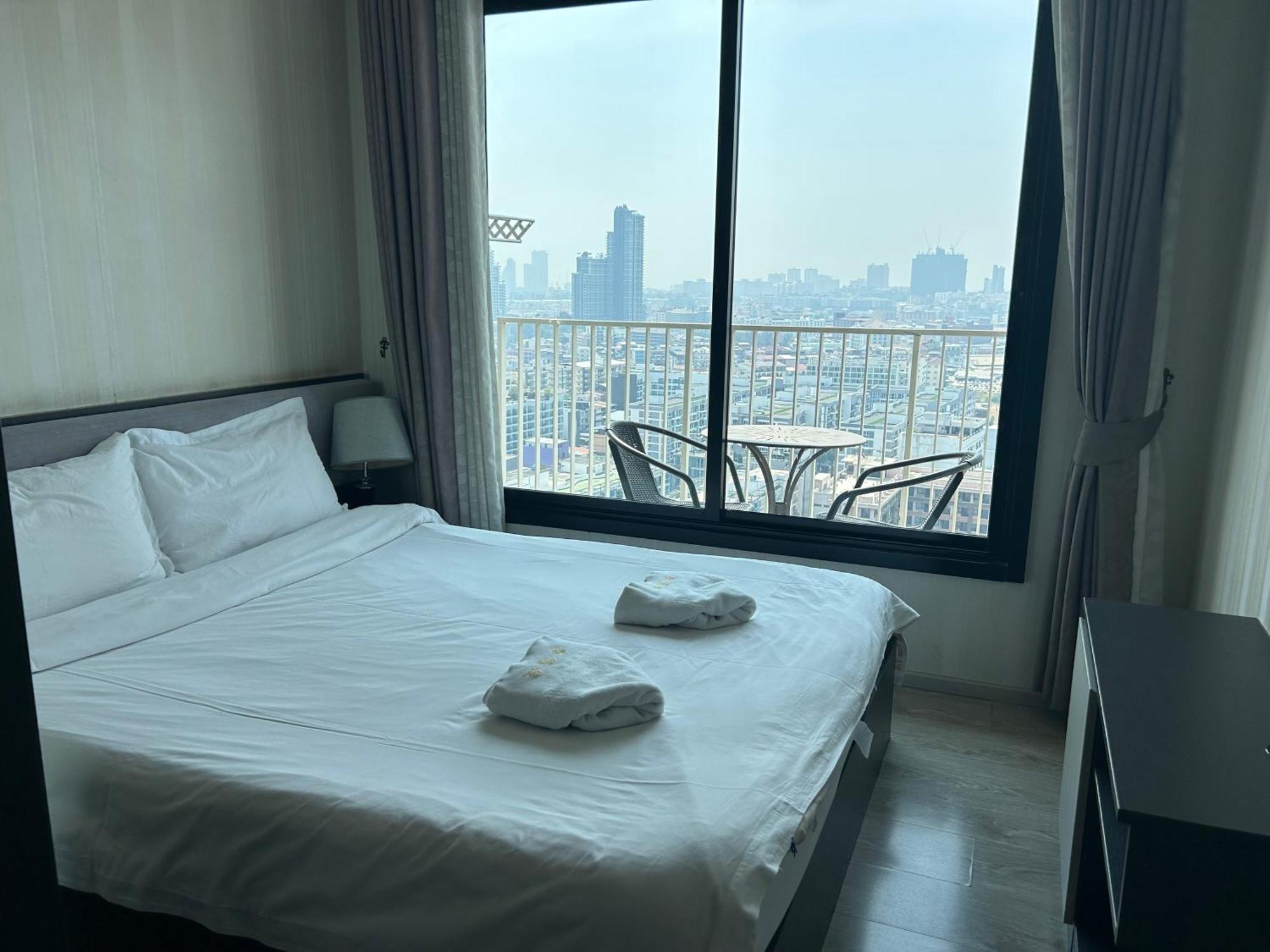 Aparthotel The Base By Adam