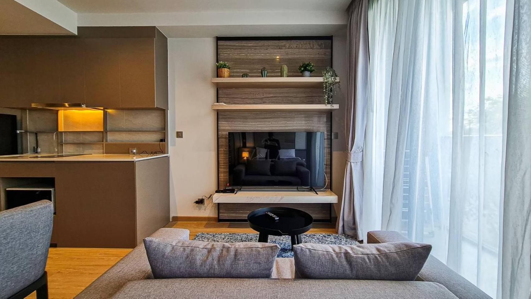 Apartment Sea View Great Location *