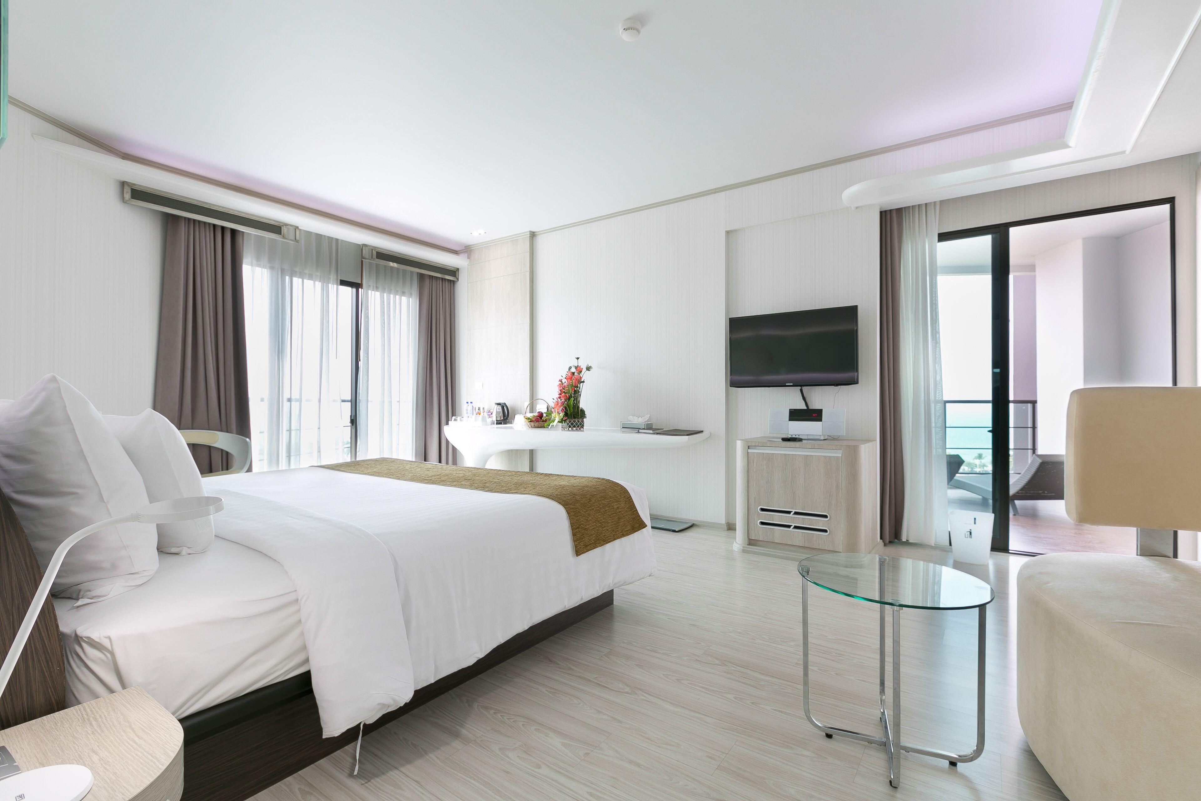 Discovery โรงแรม 4*