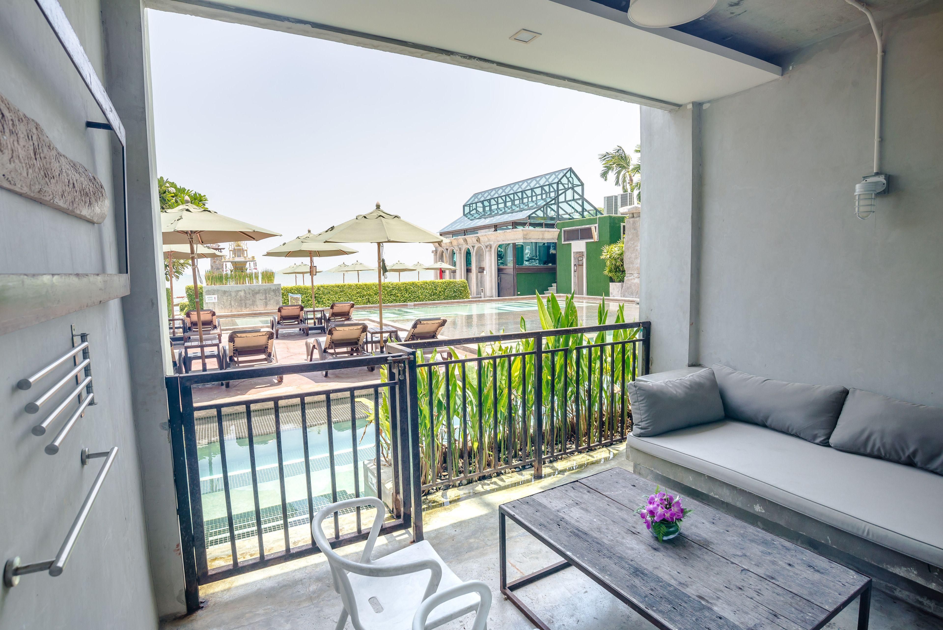 Resort Modus Beachfront