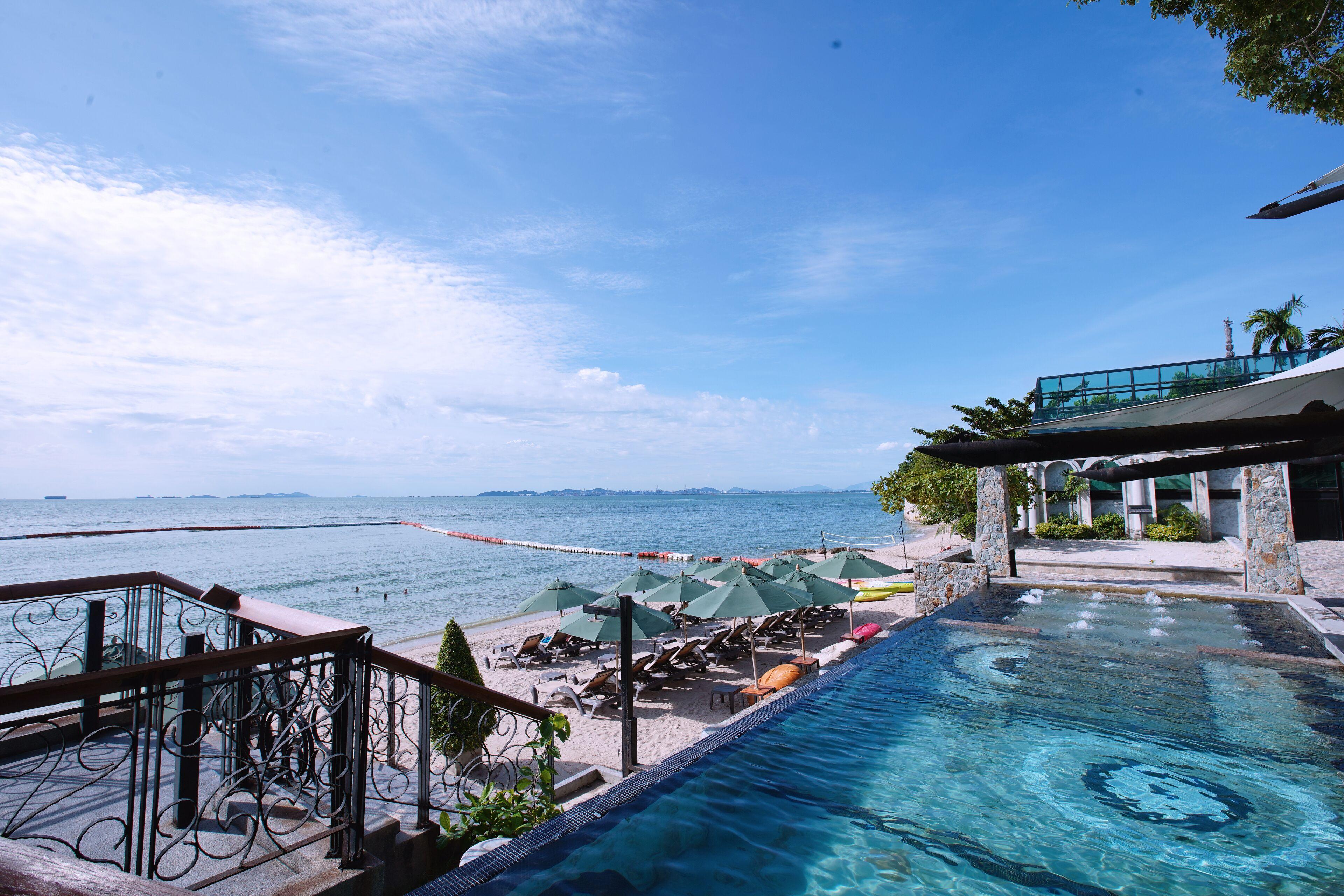 Modus Beachfront 5*