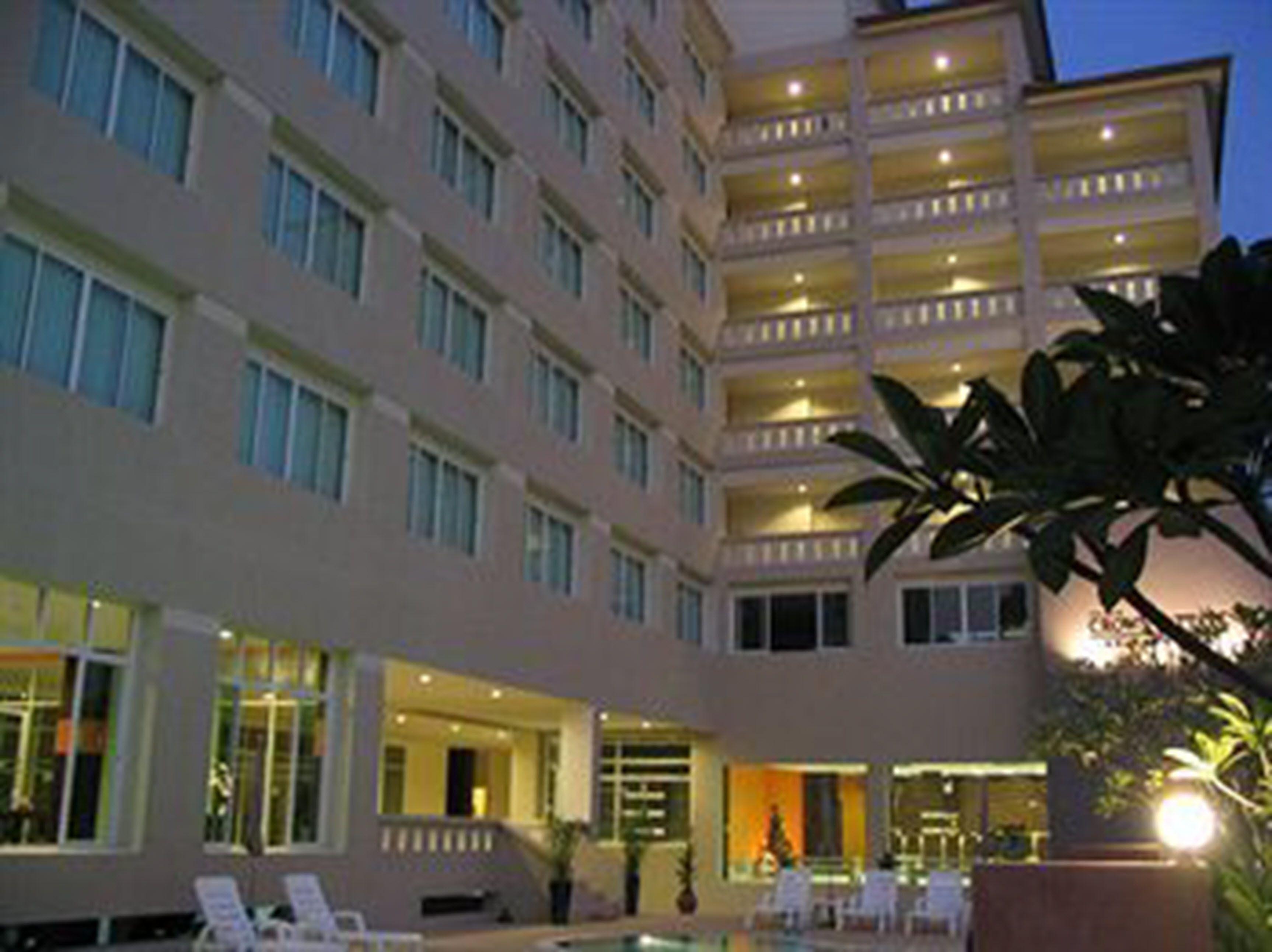 Hotel Crown 3*