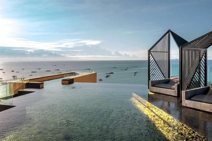 Luxury 2 Bed Sea View Bath Tub In Balcony Pattaya