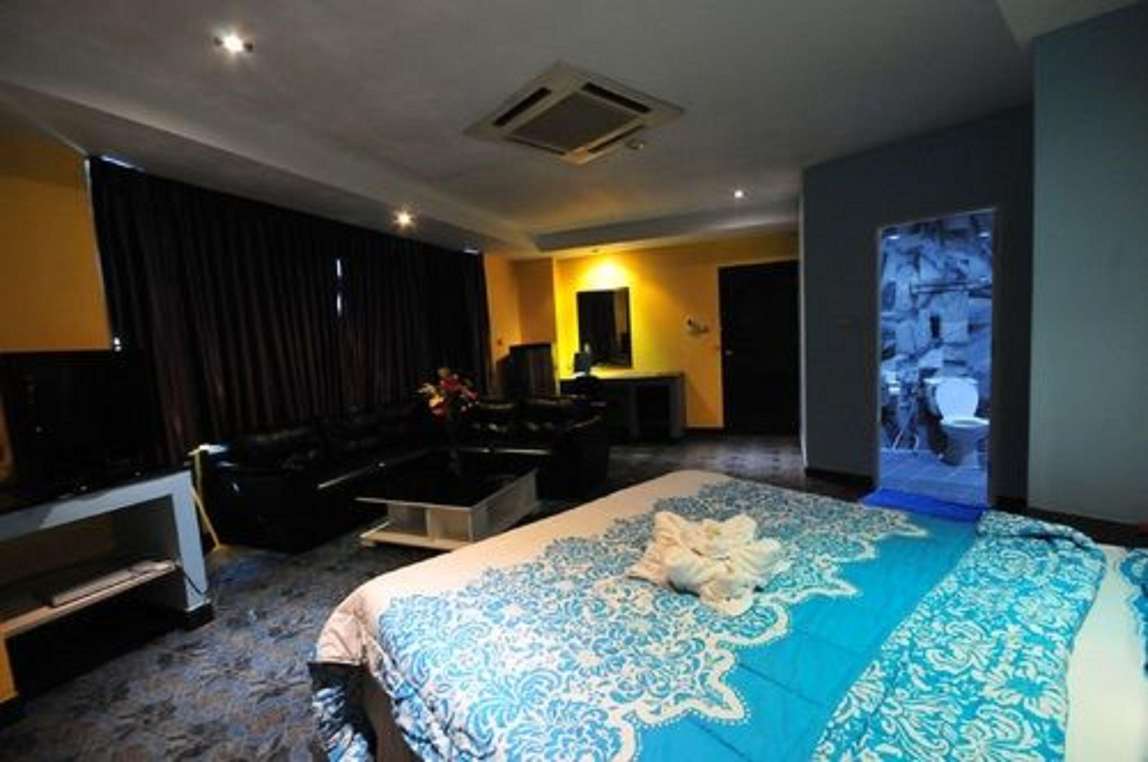 Koenig Mansion โรงแรม