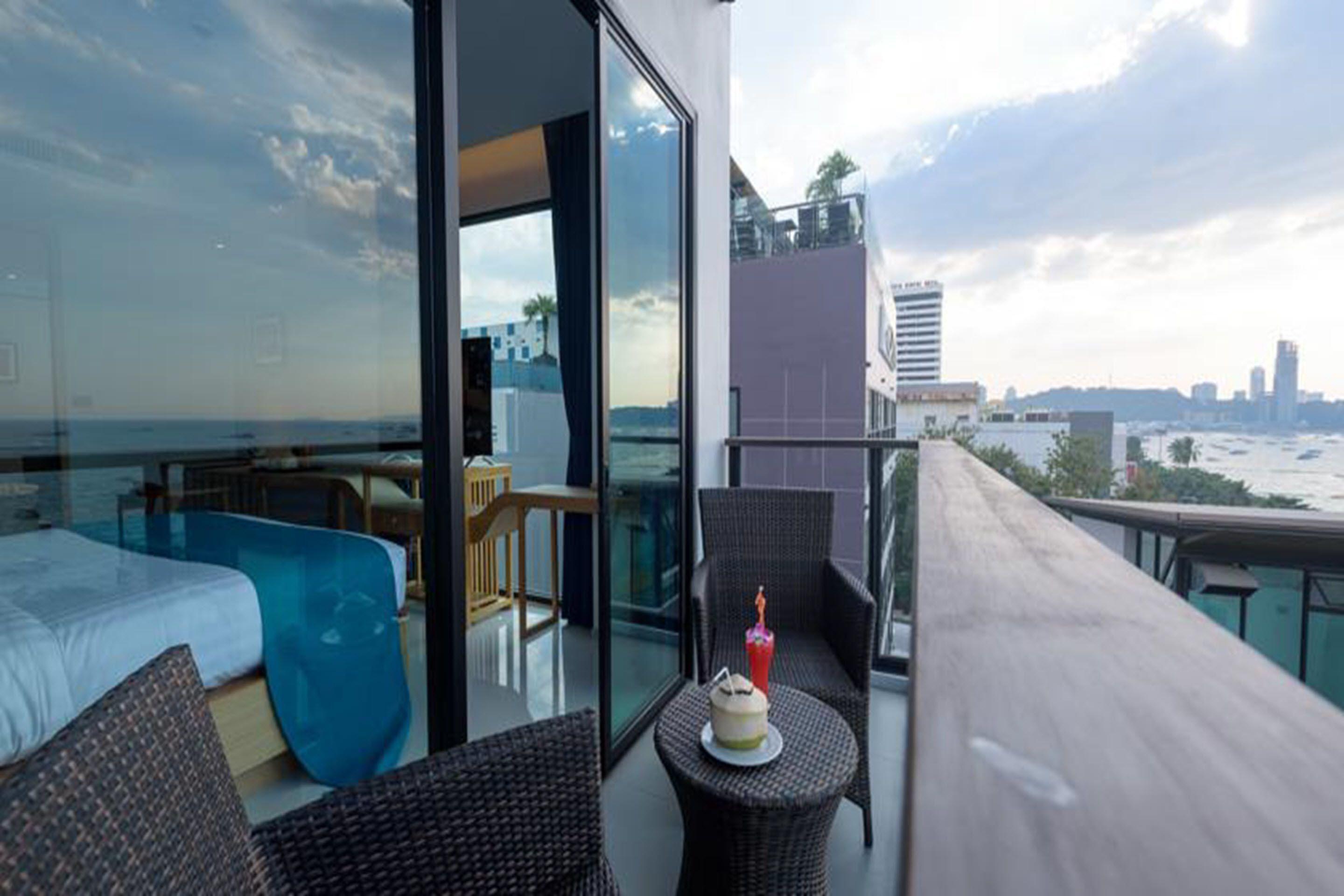 Deep Blue Z10 Hotel 3*