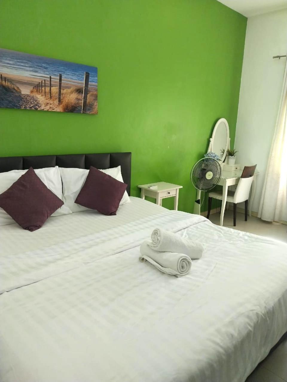 Happy N Joy Pool Near Jomtien On Thepprasit Road Villa