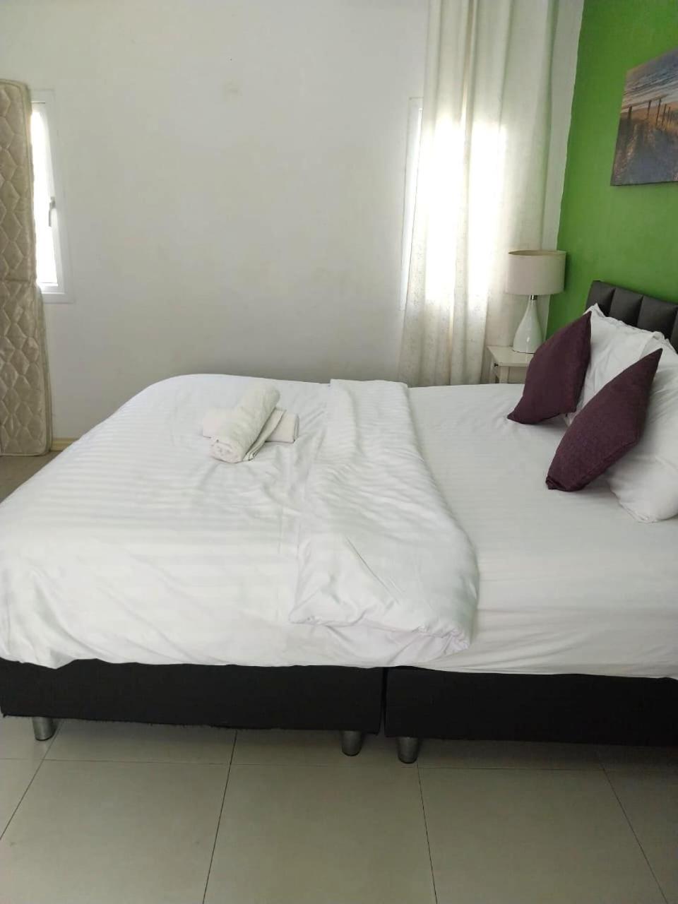 Happy N Joy Pool Near Jomtien On Thepprasit Road *