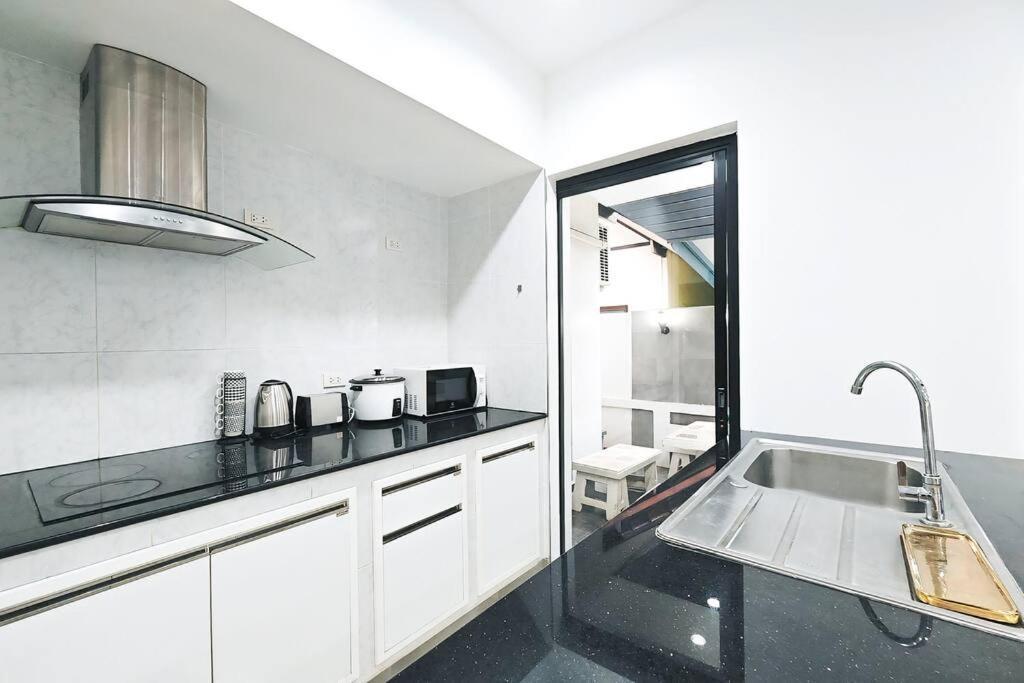 Villa Luxury Pool Center C8 - 4 Bedroom Pattaya