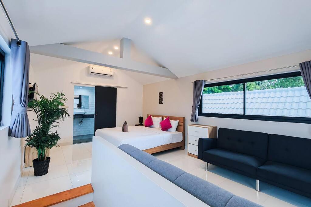 Luxury Pool Center C8 - 4 Bedroom *