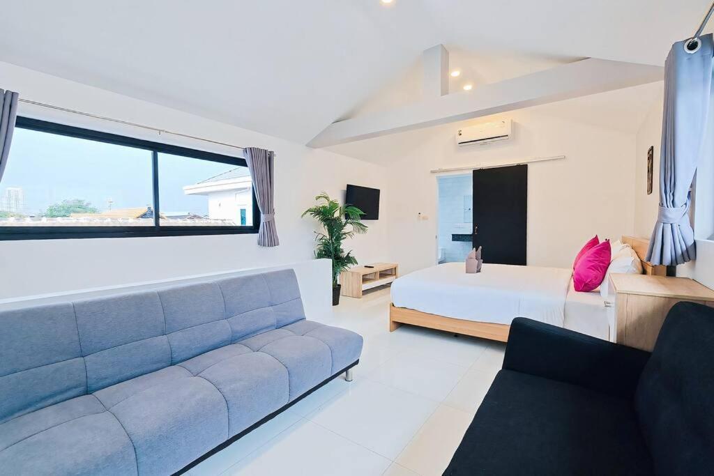 Luxury Pool Center C8 - 4 Bedroom * Pattaya