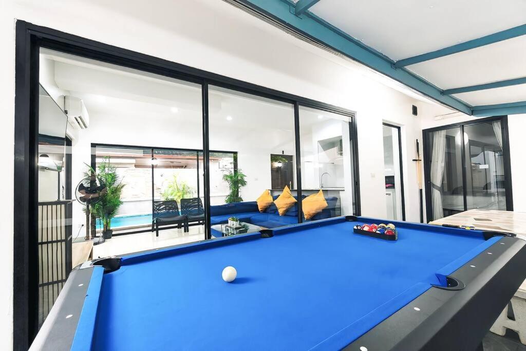 Luxury Pool Center C8 - 4 Bedroom *