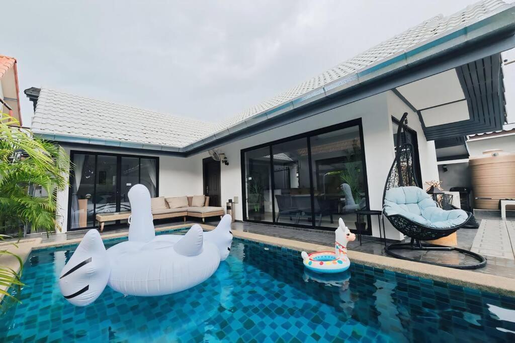 Luxury Pool Center C8 - 4 Bedroom Villa *