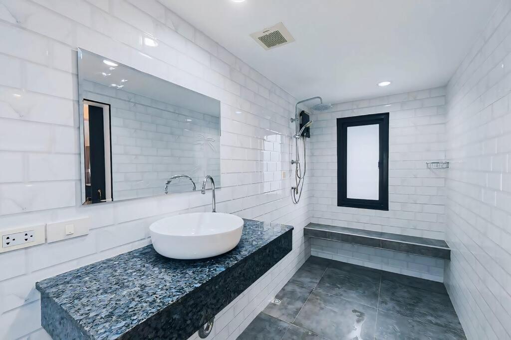 Luxury Pool Center C8 - 4 Bedroom