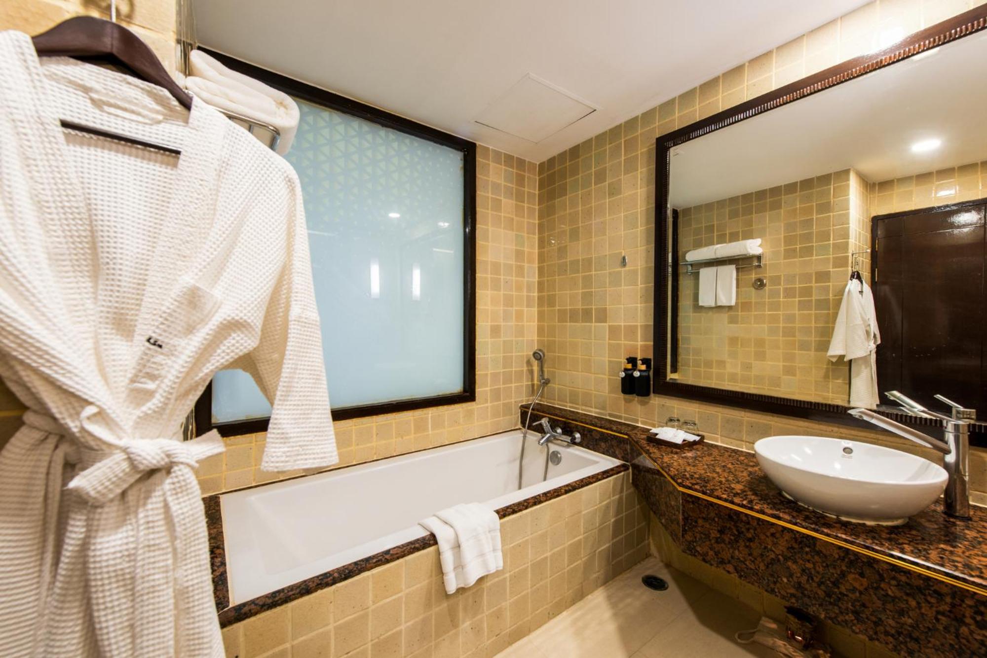 Garden Cliff And 5* Pattaya