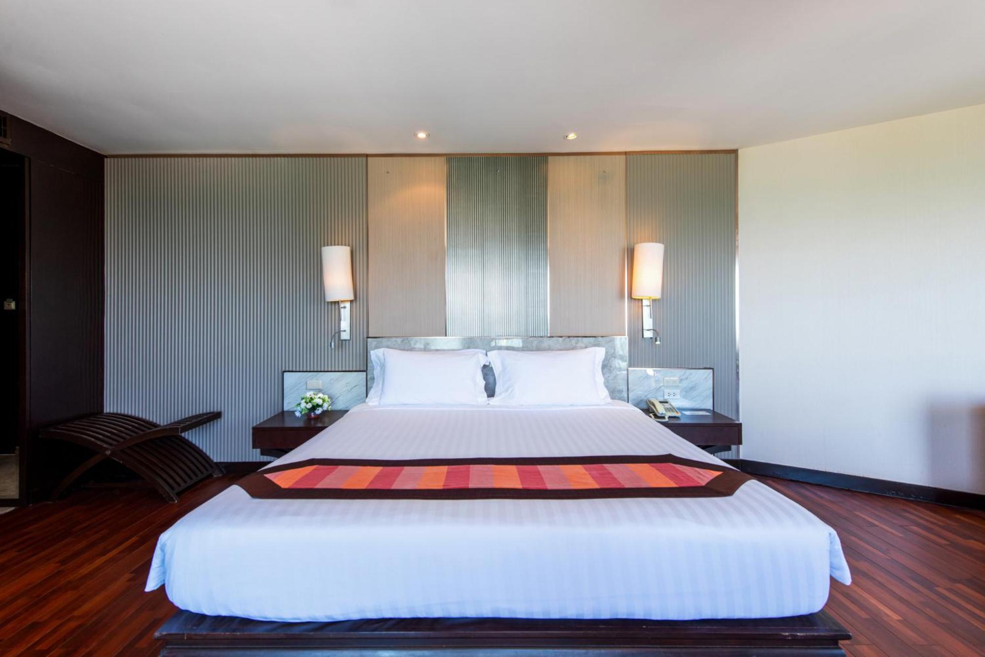 Garden Cliff And Resort Pattaya