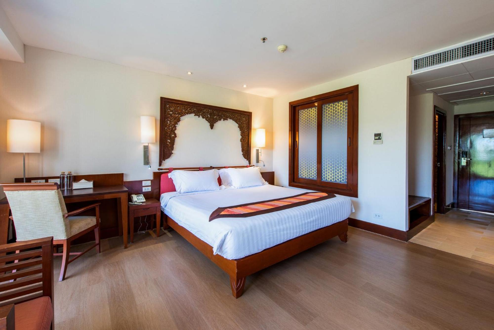 Garden Cliff And Pattaya