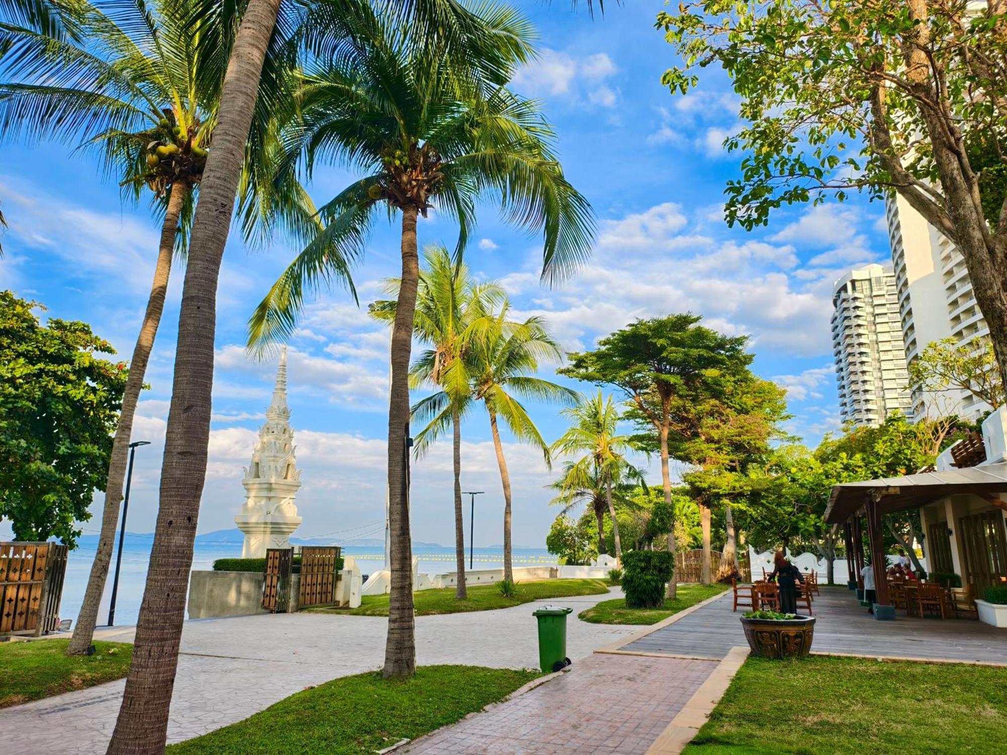 Resort The Heritage Beachfront 4*