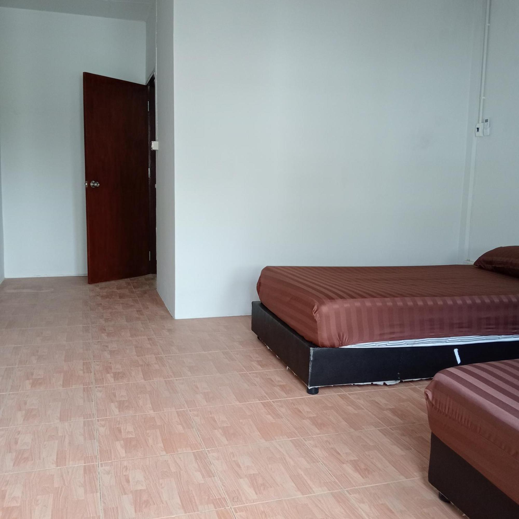 Hostel , & Coworking *