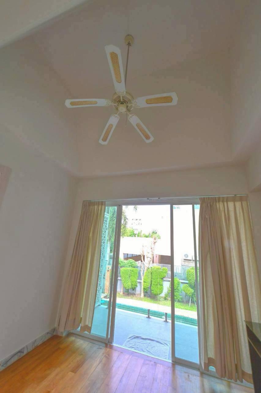 Villa Fiscus 3 Bedrooms With Private Pool.