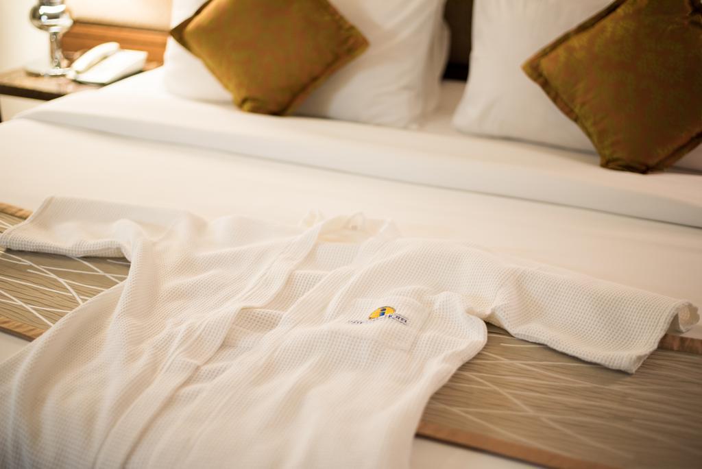 Intimate - Sha Extra