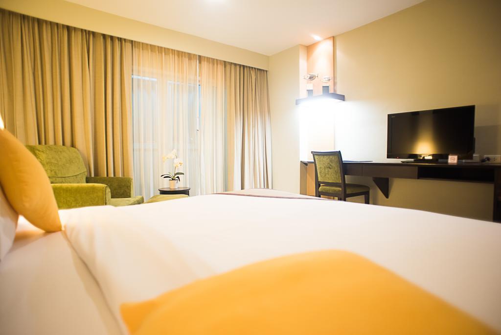 Intimate - Sha Extra