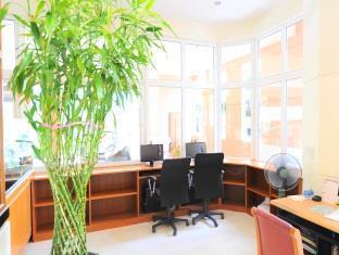 Whitehouse Condotel 3* Pattaya