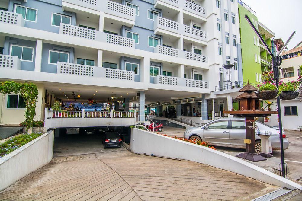 Sutus Court 3 Hotel