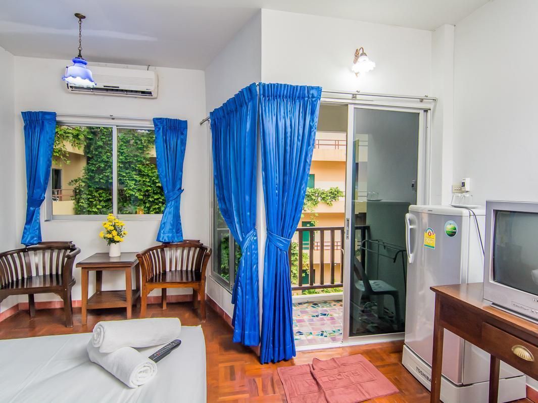 Sutus Court 3 Hotel