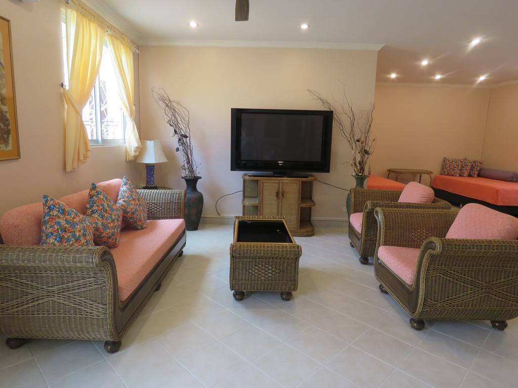 Butterfly Garden Boutique Residences By Frasier, A Lifestyle Destination And 1 To 3 Bedroom Units, 2 Full Bathrooms, Rain Shower, Bath, Complete Kitchen, Staff 24-7,fast Fiber Optic Wifi, 55