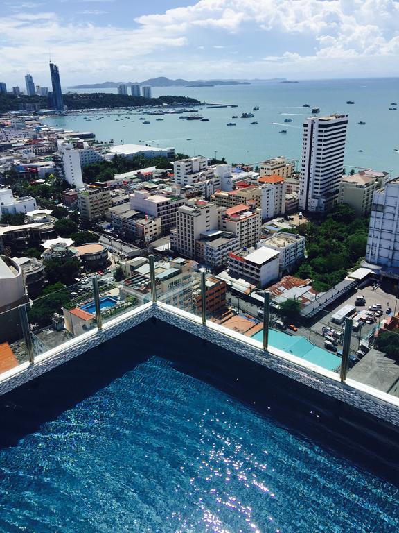 Sea View Rooftop Pool Apartment