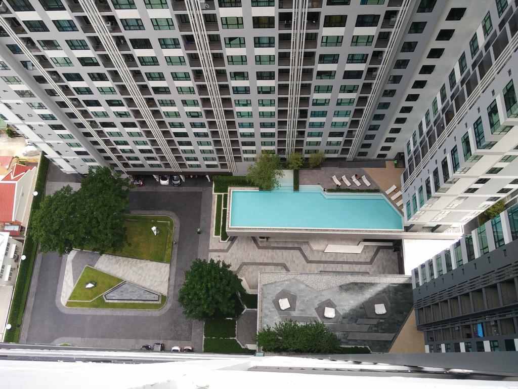 Many The Base Apartment