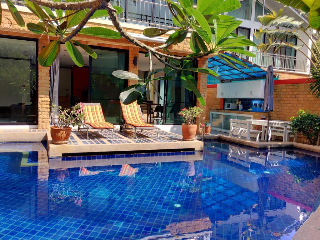 4poolvillas