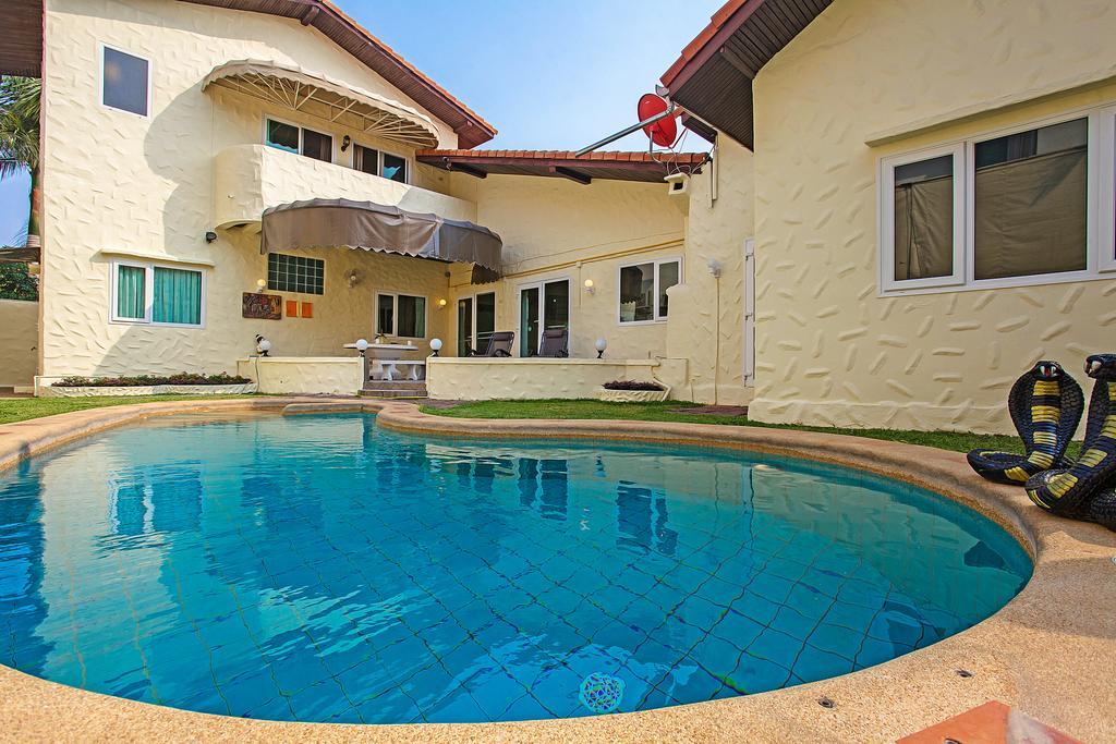 Nai Mueang Far With - 4 Bedroom Pattaya