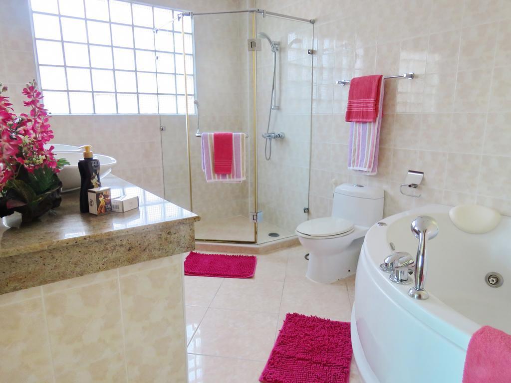 Butterfly Garden Boutique Residences By Frasier, A Lifestyle Destination And 1 To 3 Bedroom Units, 2 Full Bathrooms, Rain Shower, Bath, Complete Kitchen, Staff 24-7,fast Fiber Optic Wifi, 55