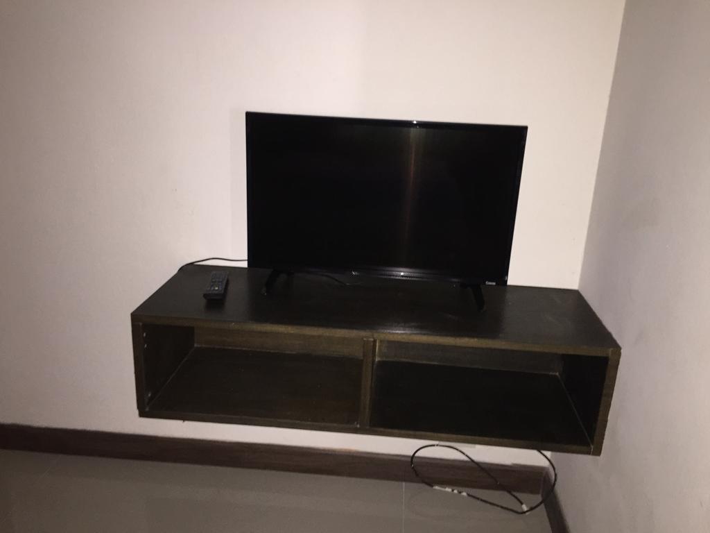 Shanghai Monna Bar Guest house