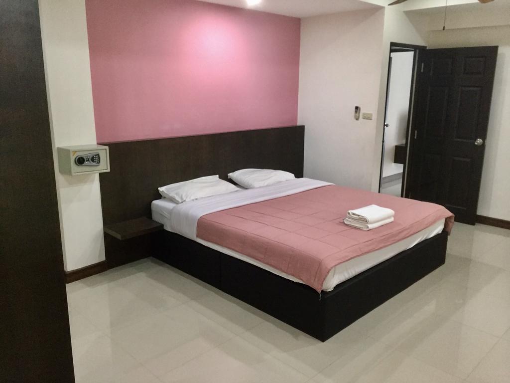 Shanghai Monna Bar Guest house