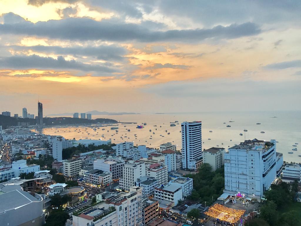 Base By Alex Apartment Pattaya