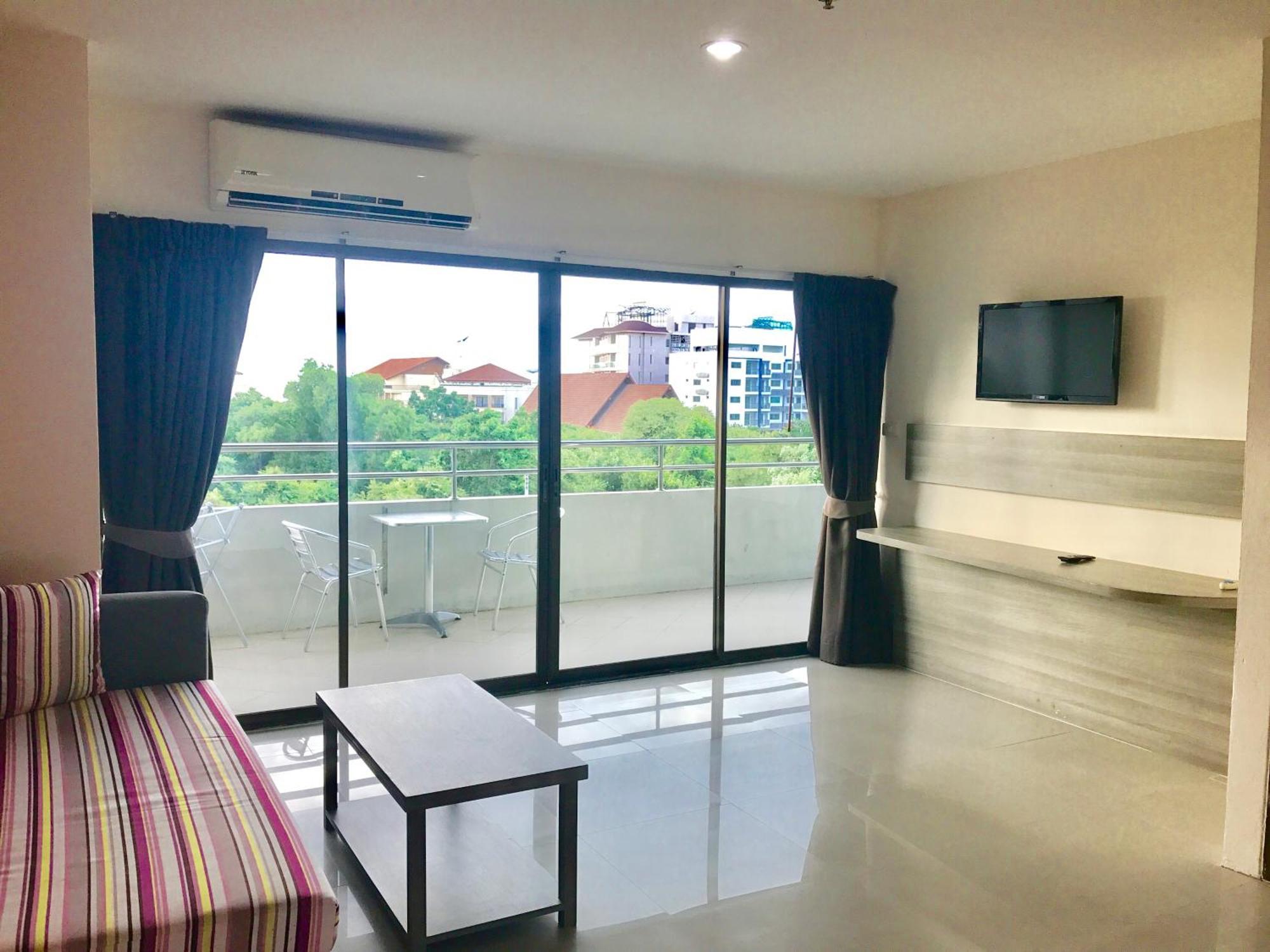 Apartment R-con Wongamat