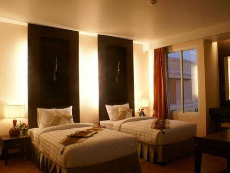 Hotel Aiyara Palace