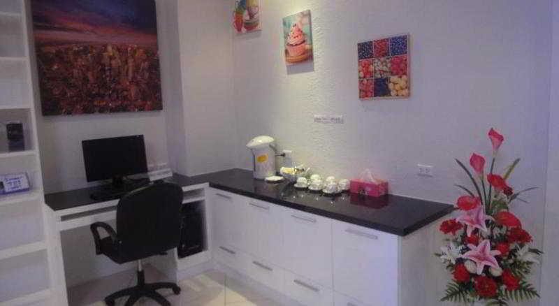 Apartment Vtsix Service At View Talay Pattaya