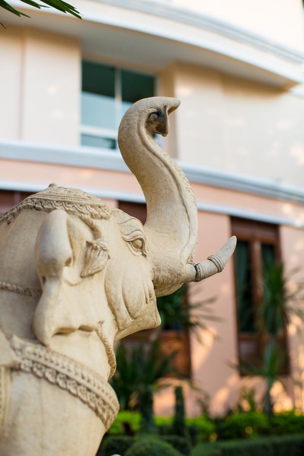 Aiyara Palace Hotel
