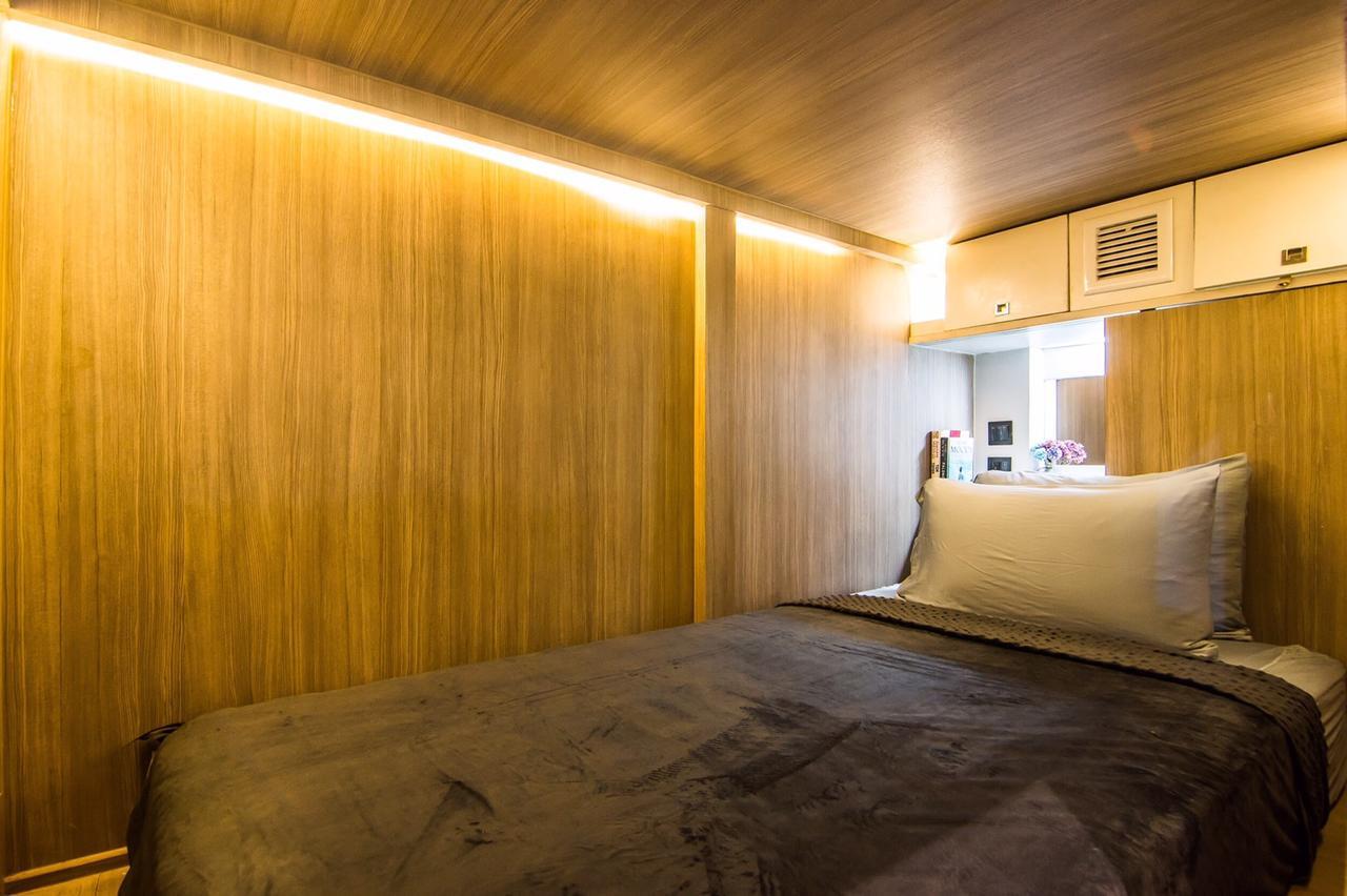 Nonze Capsule hotel