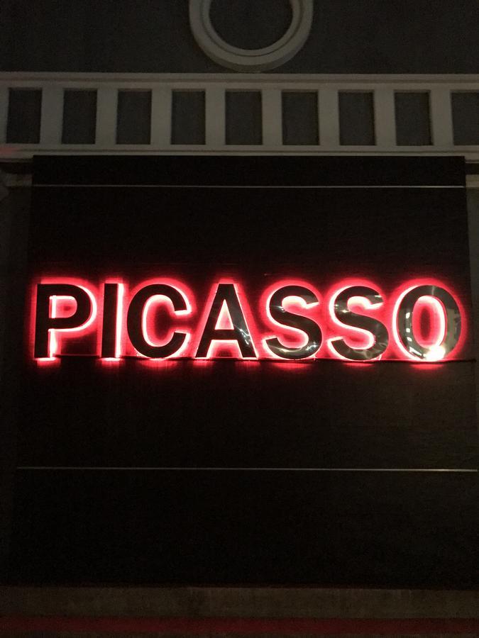 Picasso Motel